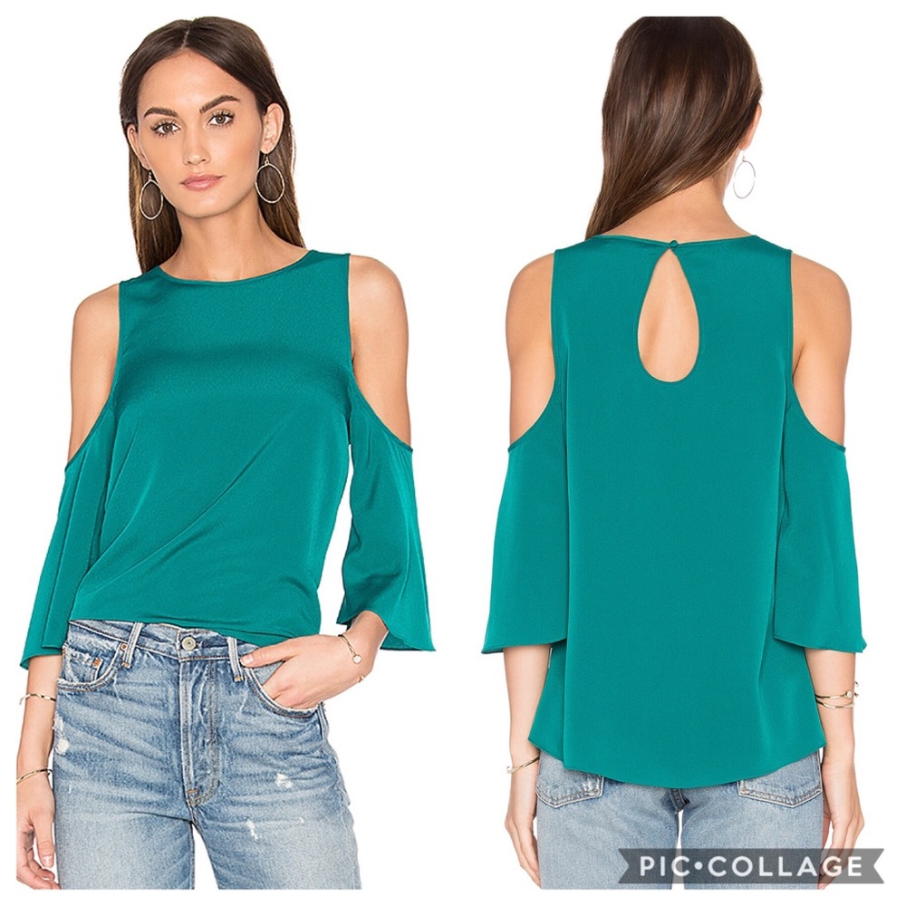 ⬇️”NWT” 1.State Cold Shoulder Top